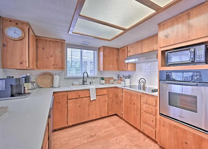 Whispering Pines Home: Fire Pit, Near Scenic Hikes